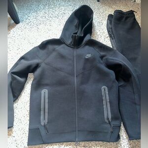 Nike Tech - Full Set - Black - Size M